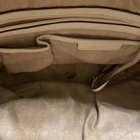 MICHAEL Michael Kors Signature Canvas Tote - Picture 4 of 9